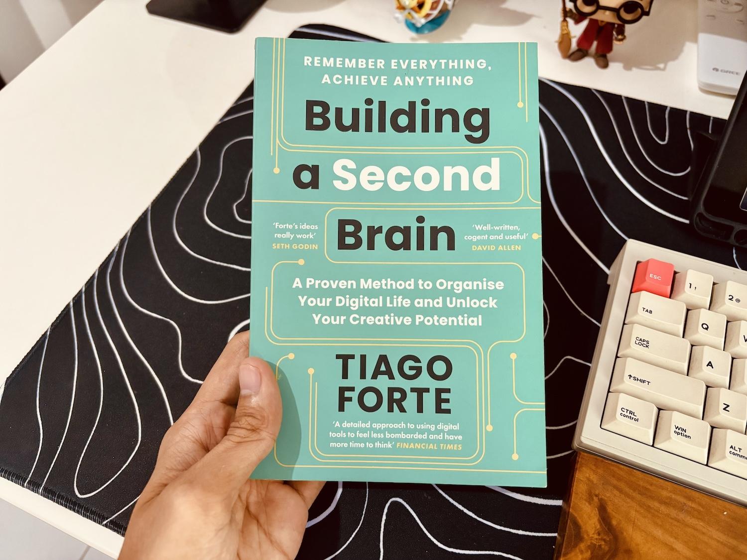 Building a Second Brain book by Tiago Forte